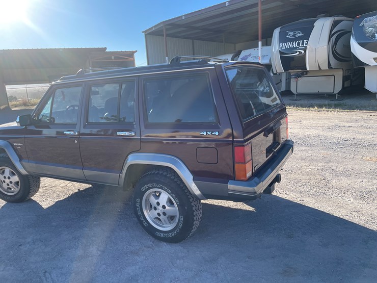 1992-jeep-cherokee-image-3