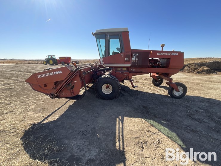 hesston-6550-image-8