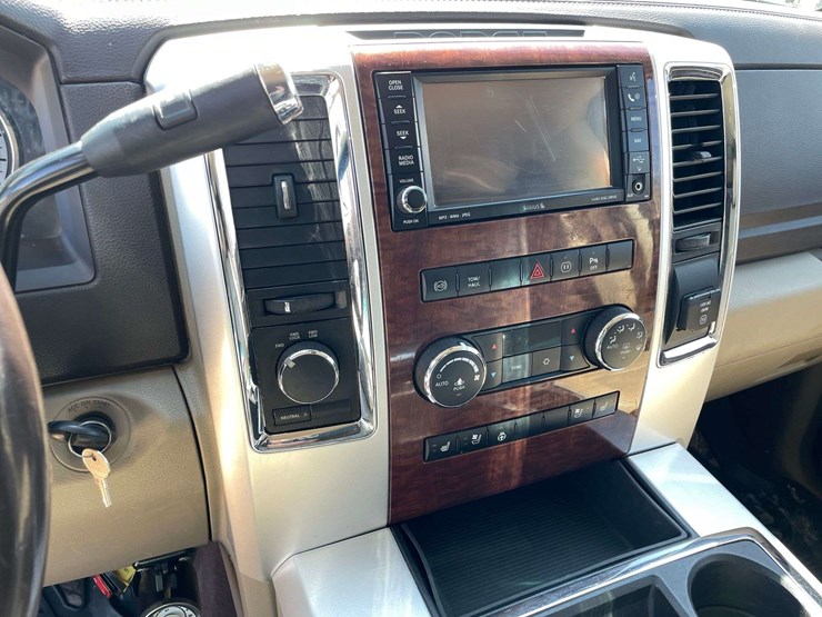 2010-dodge-ram-3500-image-13