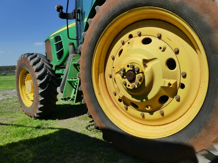2010-john-deere-7330-premium-image-7