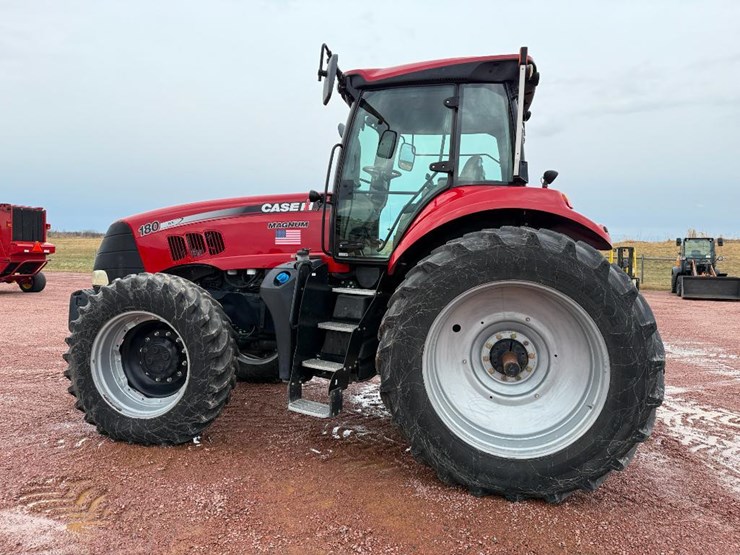 case-ih-magnum-180-image-6