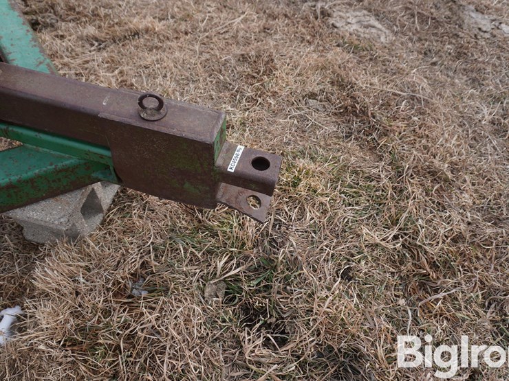 john-deere-32-image-12