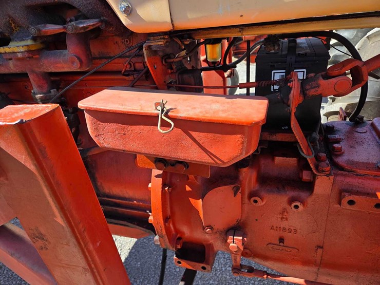 case-730-tractor-image-37