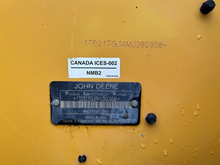 2019-deere-317g-image-27