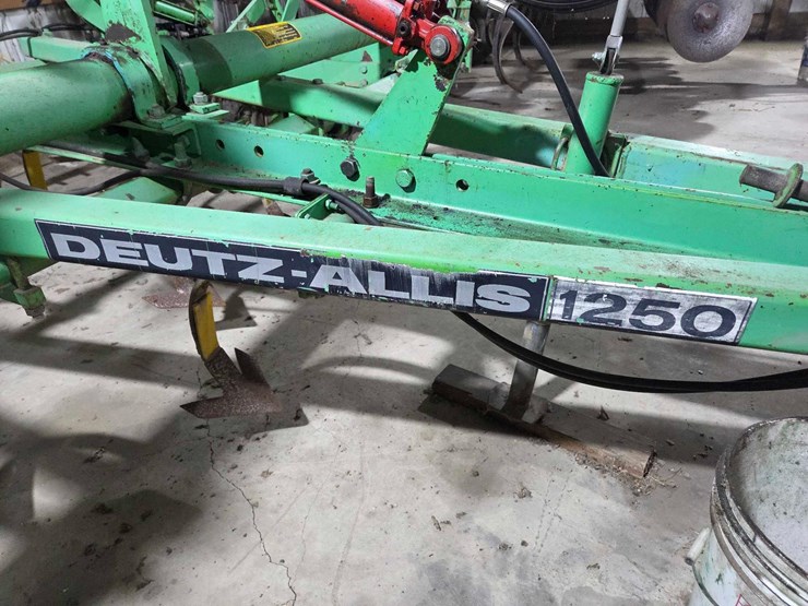 18'-deutz-allis-1250-field-cultivator-w/-remlinger-single-bar-diagonal-spike-harrow-image-3
