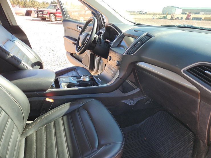 2019-ford-edge-sel-image-31