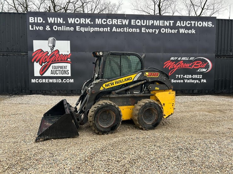 2023-new-holland-l318-image-1