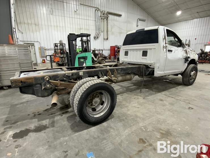 2013-massey-ferguson-730-image-5