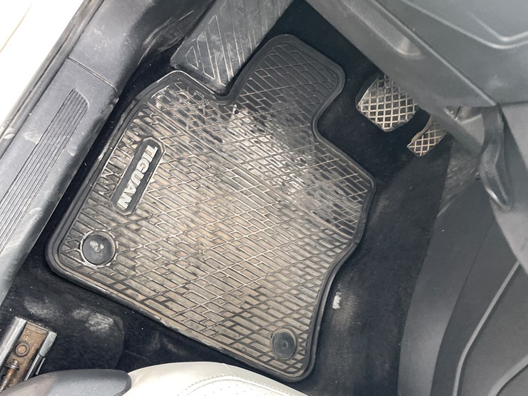 2019-volkswagen-tiguan-se-image-55