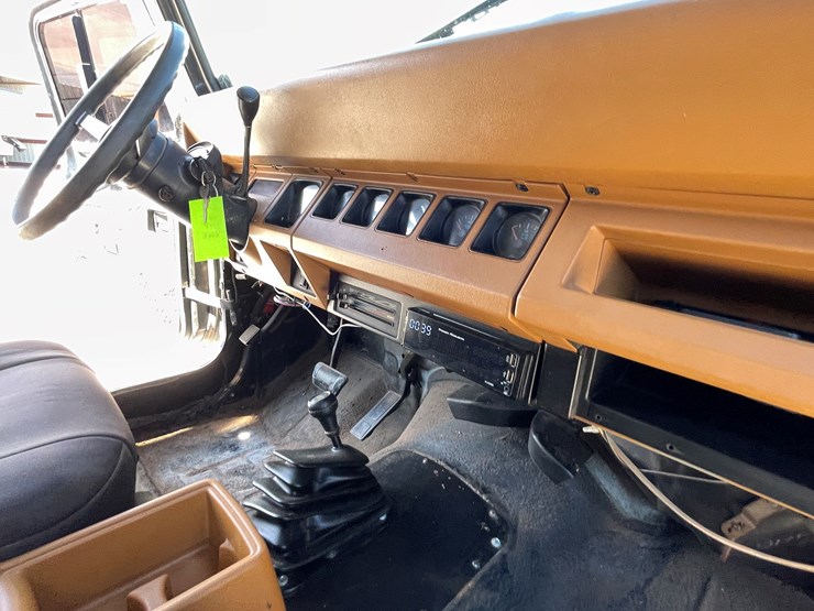 1994-jeep-wrangler-image-46