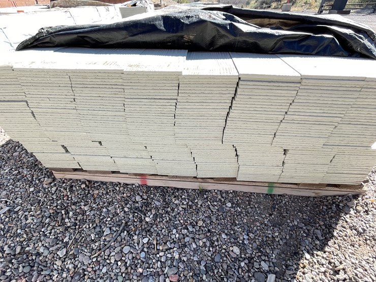 #4344-•-(appx.-360-pieces)-allura-5-¼"-primed-fiber-cement-traditional-cedar-siding-image-8