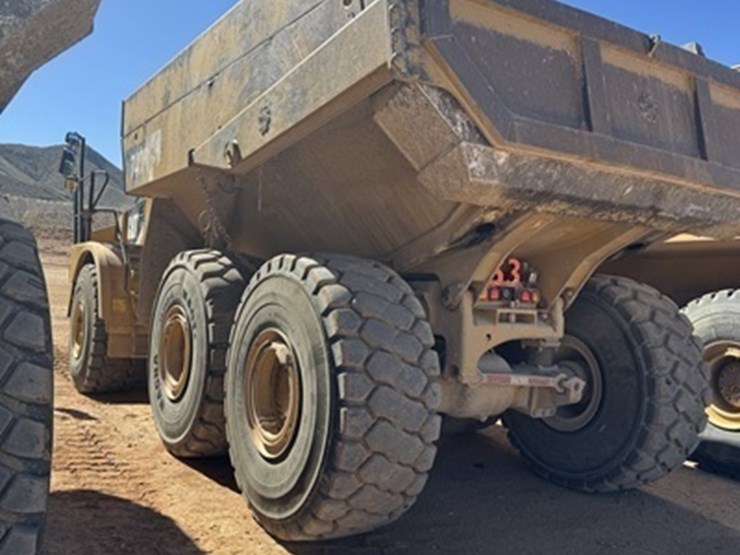 2012-caterpillar-740b-image-7