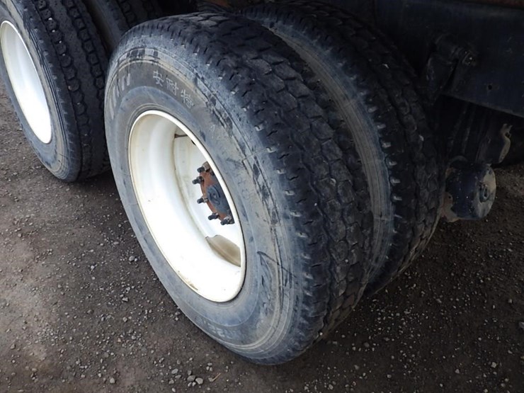 2016-freightliner-m2-15'-t/a-water-truck-image-26