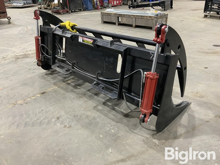 2025-massey-ferguson-730-image-5