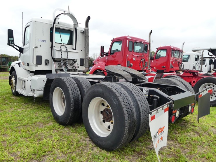 2017-peterbilt-579-image-4