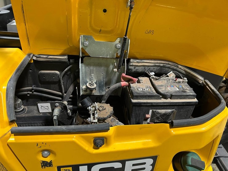 2022-jcb-35z-mini-excavator-image-13