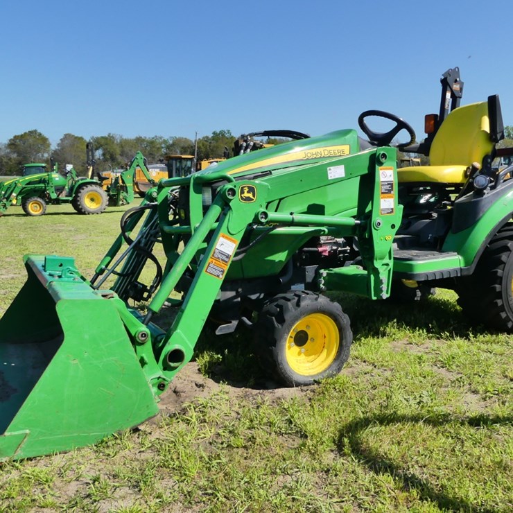 2014 JOHN DEERE 1025R
