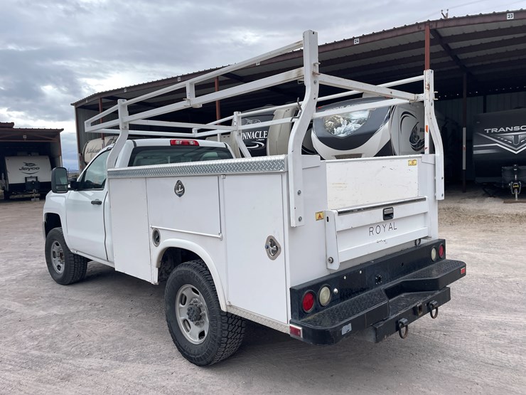 2015-chevrolet-silverado-2500-image-12