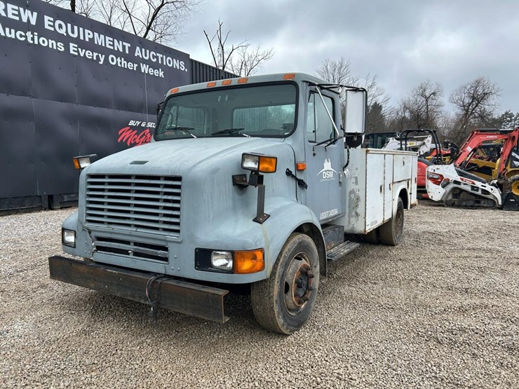 international-4700-lpx-service-body-truck-image-8