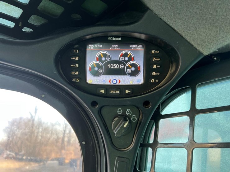 2016-bobcat-t770-image-19