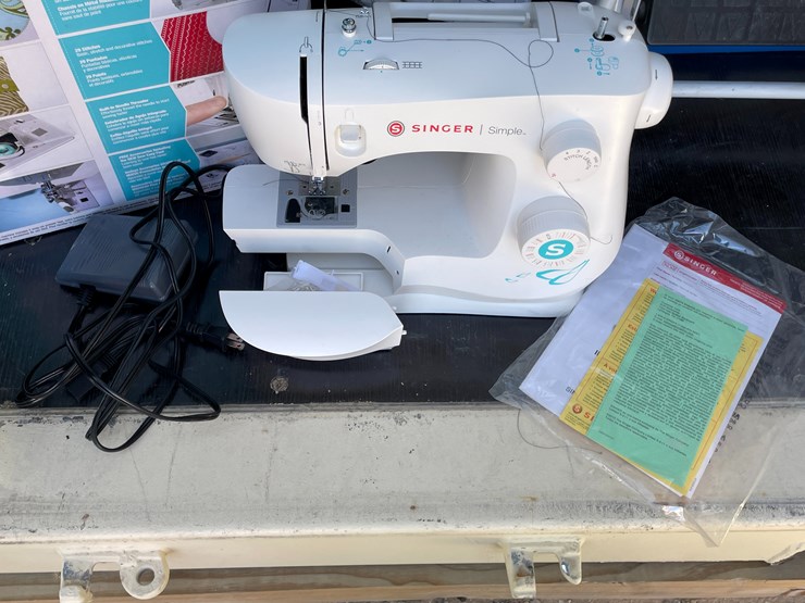#1488-•-singer-sewing-machine-(offsite-in-el-paso)-image-9