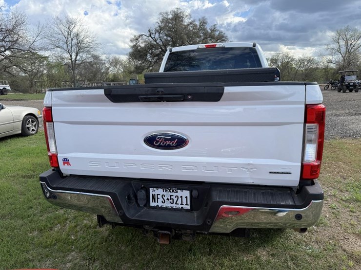 2018-ford-f250-image-9