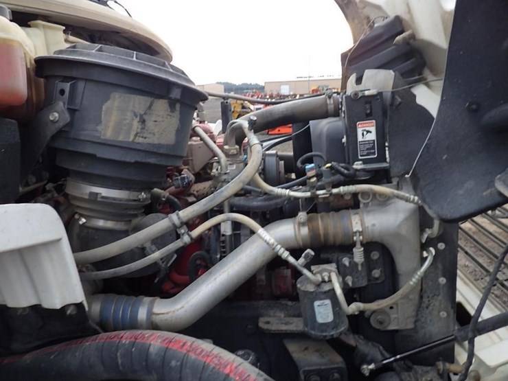 2016-freightliner-m2-15'-t/a-water-truck-image-19