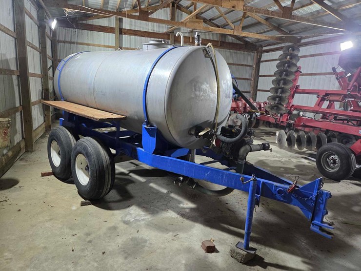 1000-gallon-liquid-nurse-trailer-image-1