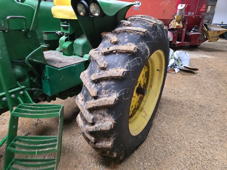 john-deere-4010-image-2