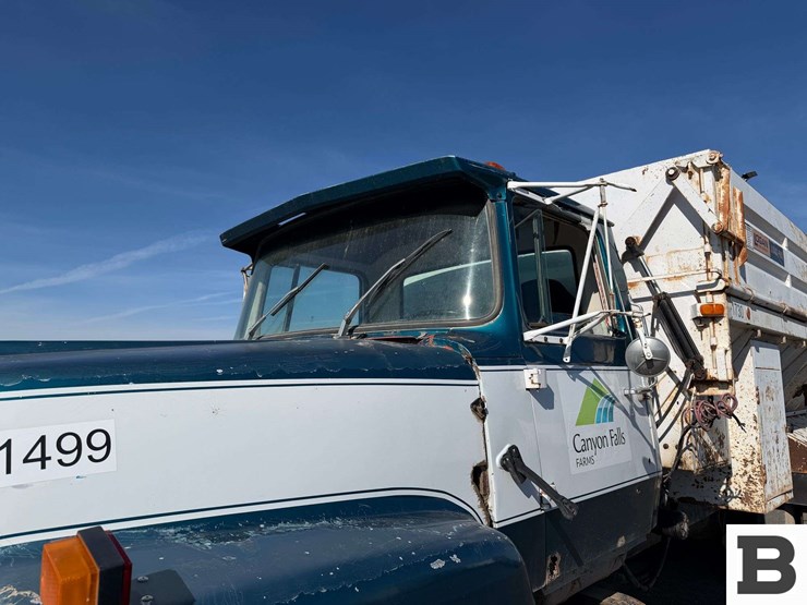 1981-ford-lt8000-image-10