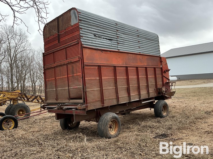 new-holland-83788-forage-wagon-image-5