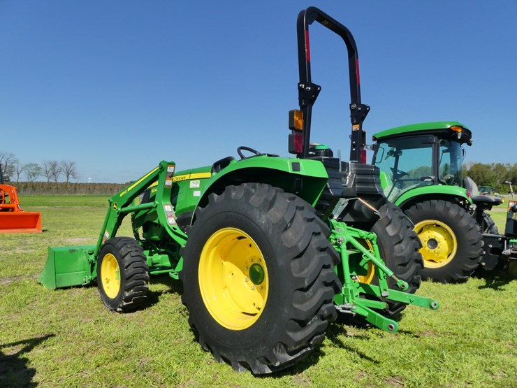 2021-john-deere-4044m-image-4
