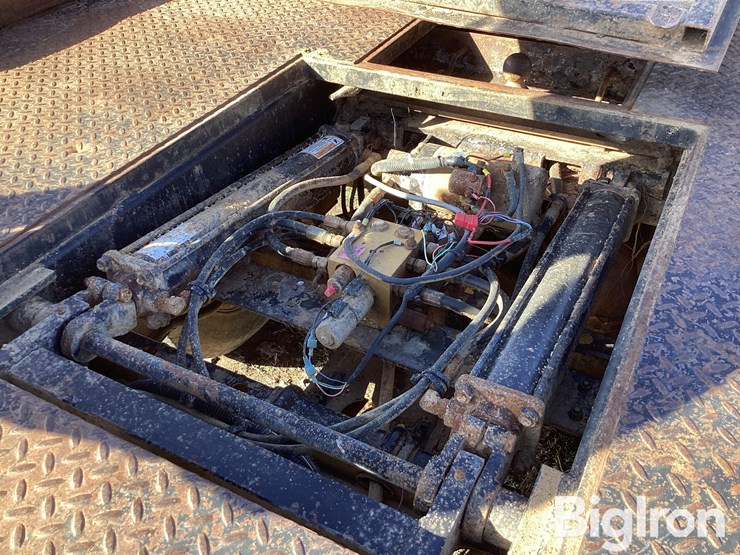 2005-dodge-ram-3500-image-19