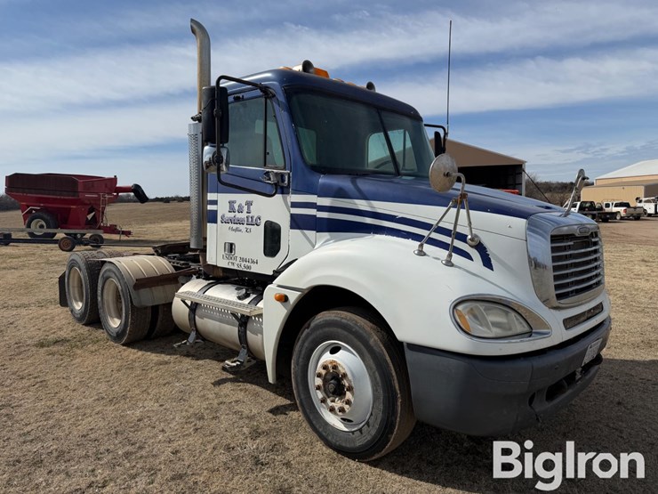 2005-freightliner-columbia-120-t/a-truck-tractor-image-3
