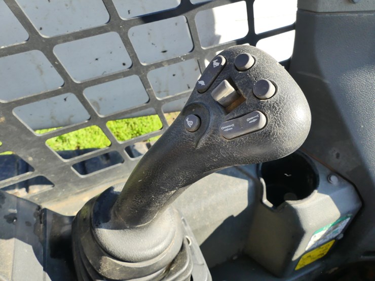 2021-bobcat-t76-image-15