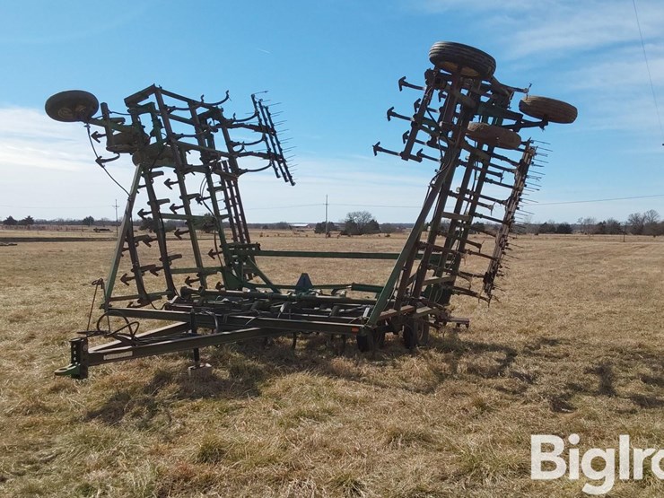 john-deere-1010-image-1