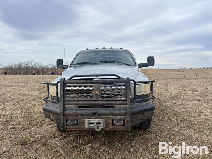 2004-dodge-3500-image-2