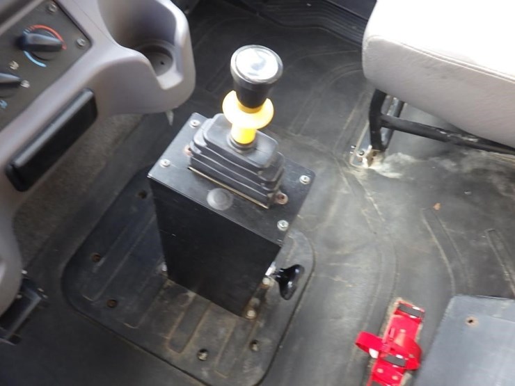 2019-freightliner-m2-15'-t/a-dump-truck-image-35