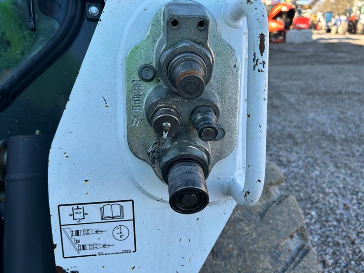 2022-bobcat-s590-image-11