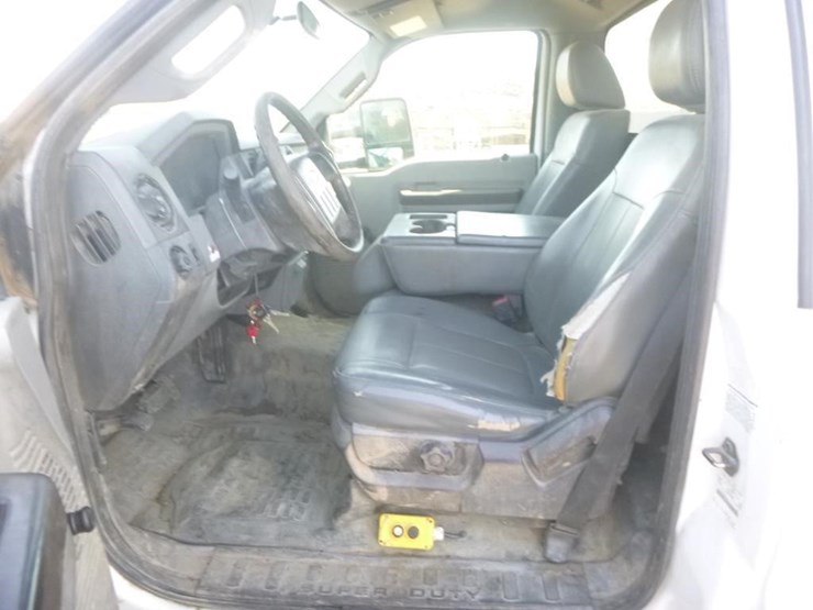 2011-ford-f550-image-11