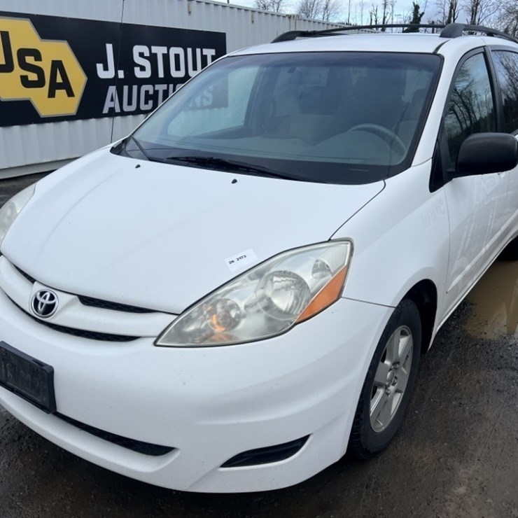 2008 TOYOTA SIENNA LE