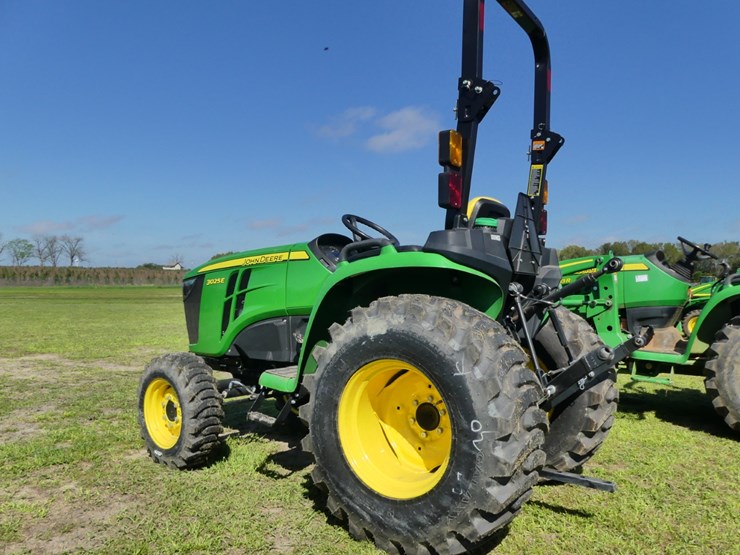 john-deere-3025e-image-4