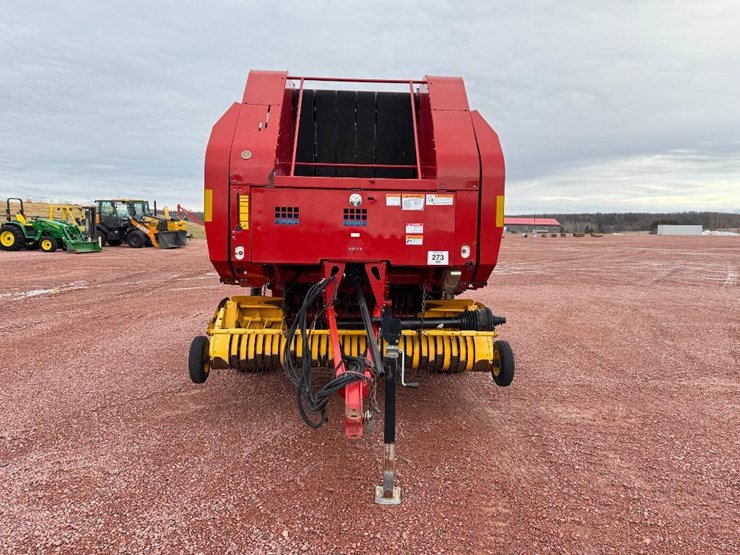 new-holland-br7070-image-2