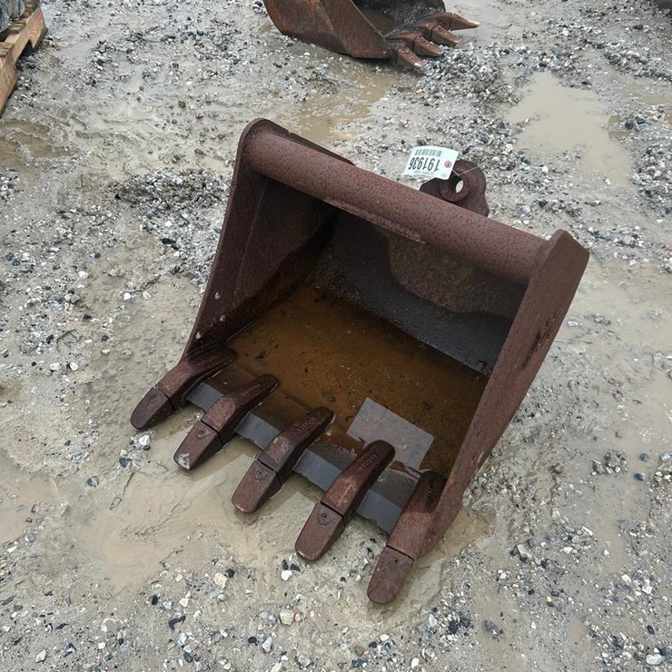 24” Excavator Bucket
