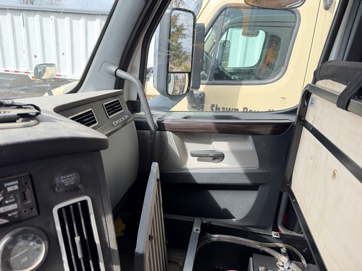 #40953-•-2019-freightliner-cascadia-t/a-daycab-truck-tractor-3akjhtdv4kskd3197-image-67