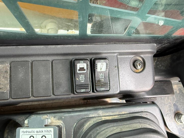 takeuchi-tl8r-image-38