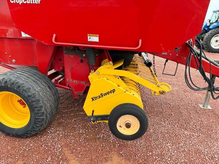 new-holland-br7070-image-16