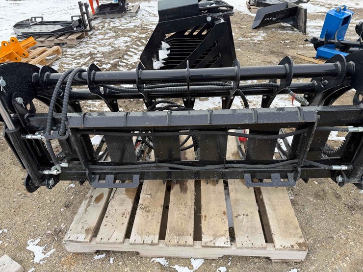 curved-log-grabber-image-6