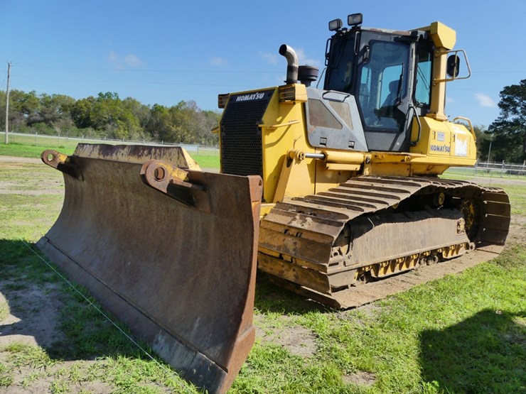 komatsu-d61px-image-1