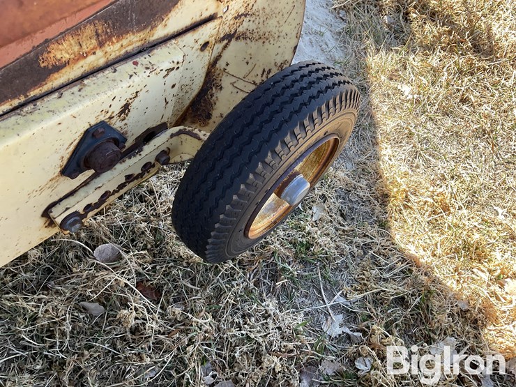 new-holland-852-image-19